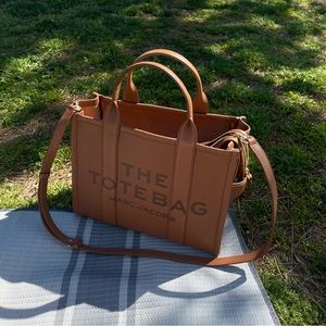 ***SOLD*** Marc Jacobs leather tote medium “Argan Oil”